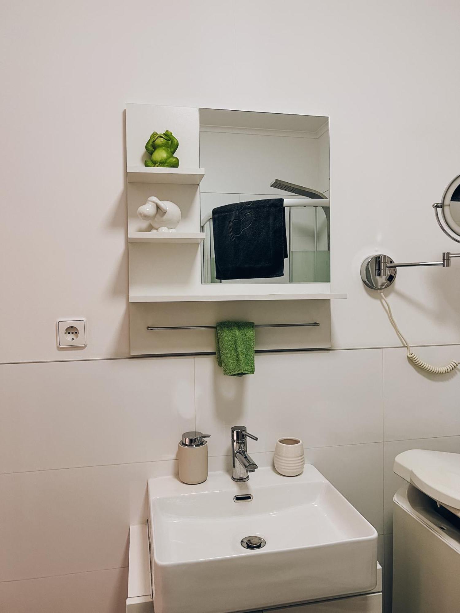 Neuwertiges Apartment Mit Kostenlose Privatparkplatz Auch Fuer Transporter Geeignet R1 Freiberg am Neckar Kültér fotó